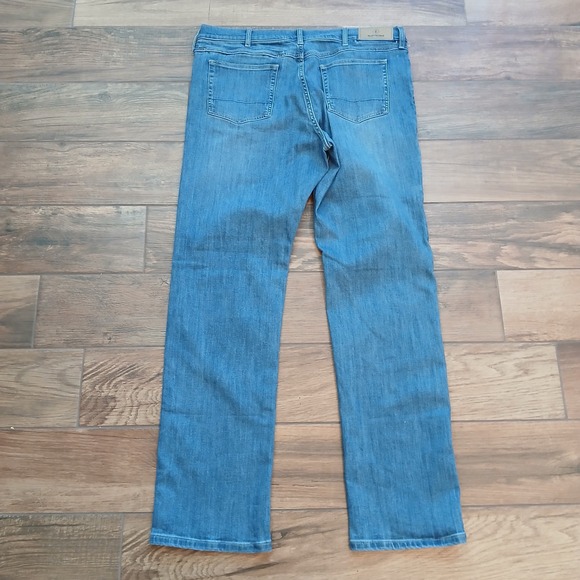 Bluffworks Jeans Mens 35x34 Blue Departure 3.0 Regular Fit Stretch (FITS 36x32) - Picture 9 of 12